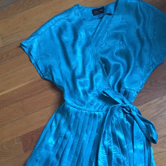 Max & Cleo wrap dress - Picture 3 of 3